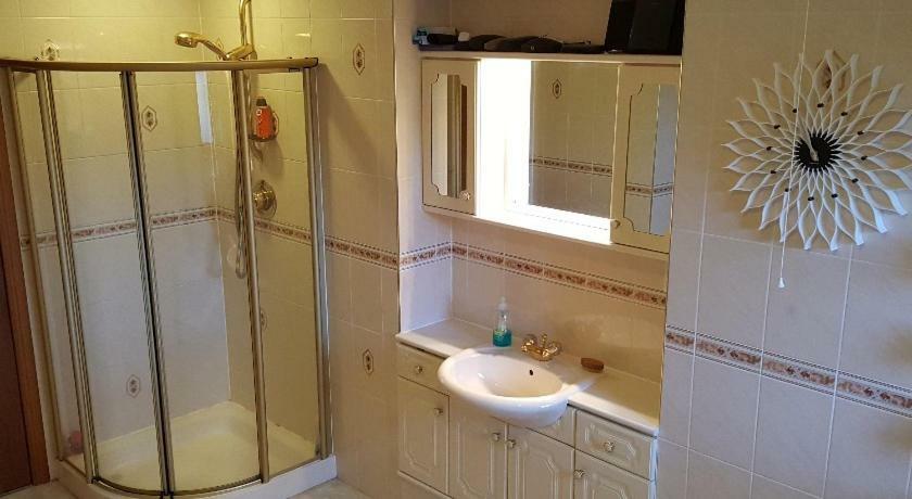 פורפאר One Strathview B&B מראה חיצוני תמונה