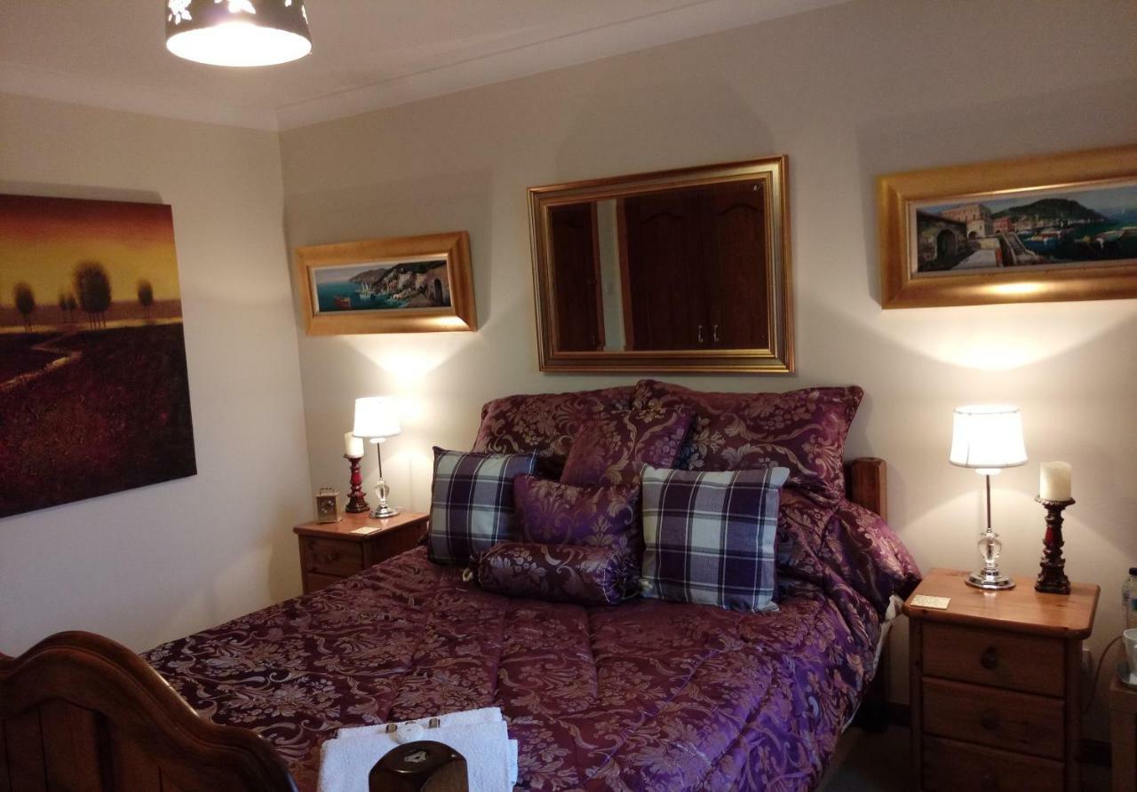 פורפאר One Strathview B&B מראה חיצוני תמונה